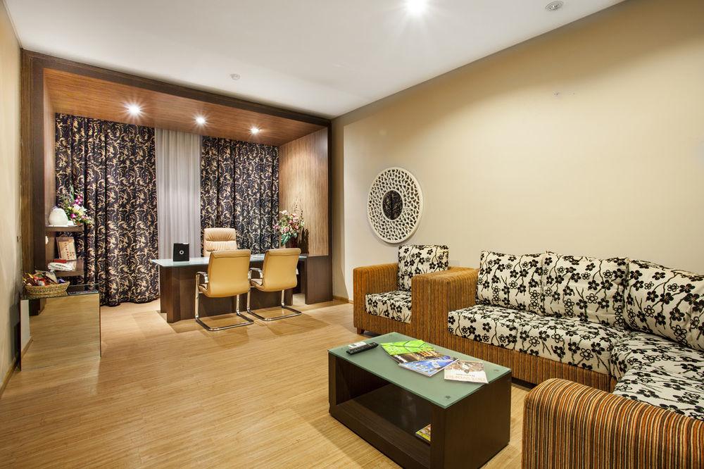 Collection O 991 D'Batoe Boutique Hotel Бандунг Экстерьер фото