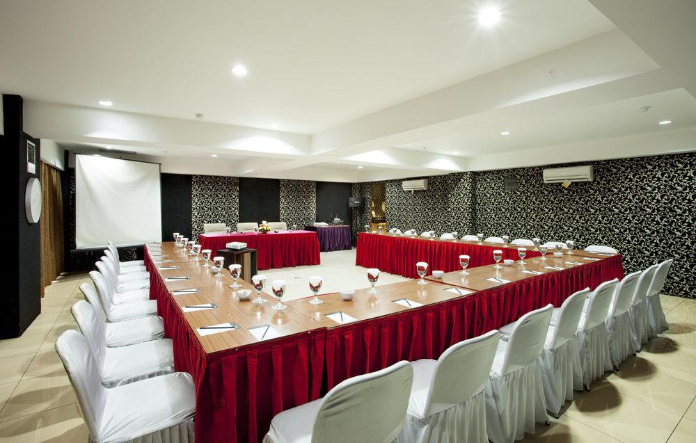 Collection O 991 D'Batoe Boutique Hotel Бандунг Экстерьер фото