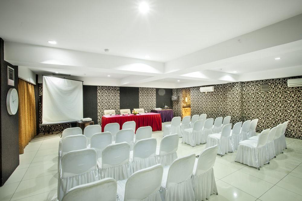 Collection O 991 D'Batoe Boutique Hotel Бандунг Экстерьер фото
